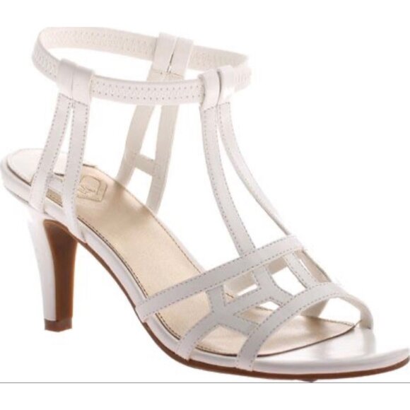 Madeline Women’s White Strappy High Heel Sandals Size 7M NIB - Picture 1 of 8